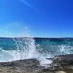 In Croatia Near Adriatic Coast Villa Sukošan