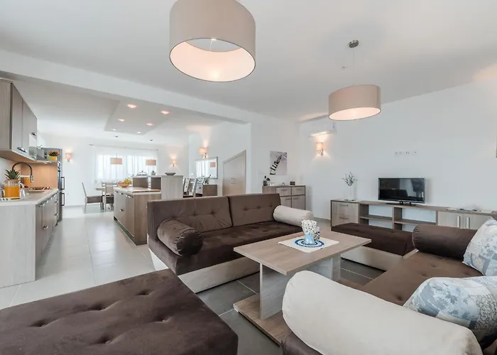 In Croatia Near Adriatic Coast Villa *