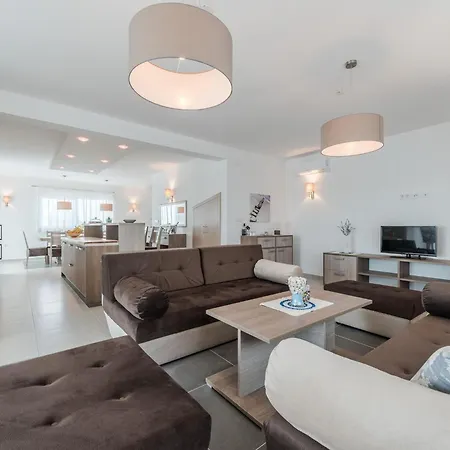Stylish With Private Pool And Terrace Вилла *