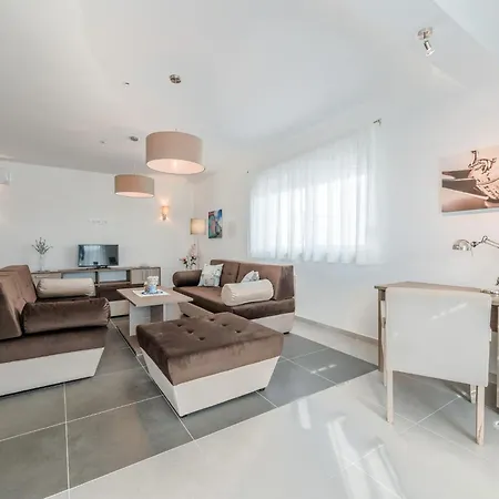 Stylish With Private Pool And Terrace *