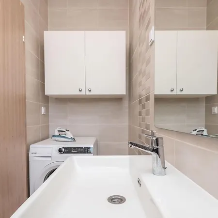 Вилла Stylish With Private Pool And Terrace Сукошан